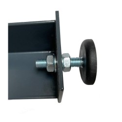 Para a estrutura de base da bancada de trabalho do router Dewalt DW26204K
